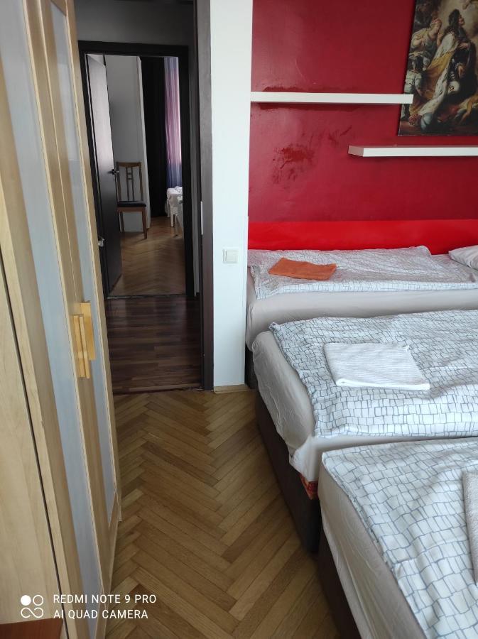 Apartment Maximilian Bratislava Exterior photo