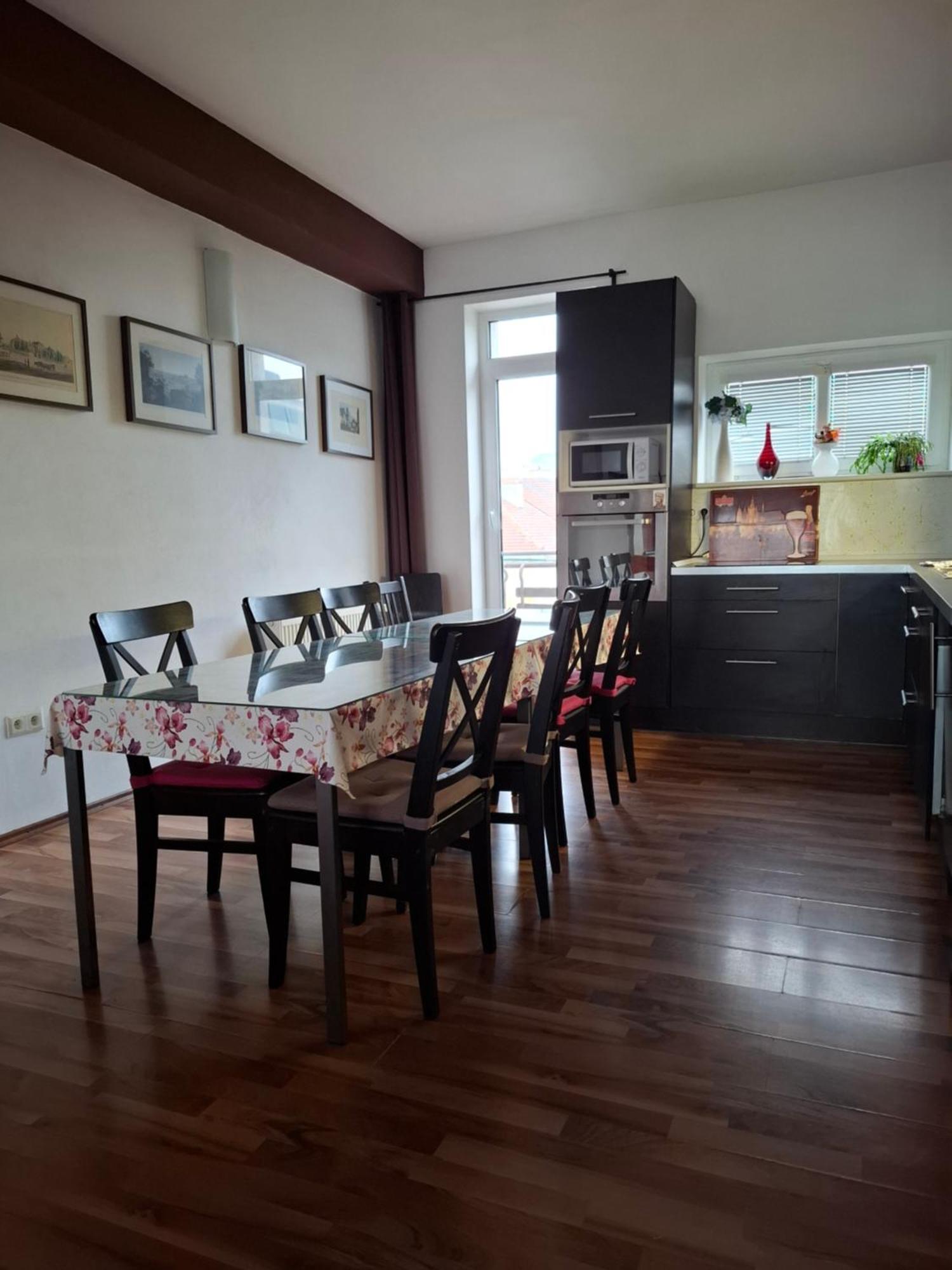 Apartment Maximilian Bratislava Exterior photo